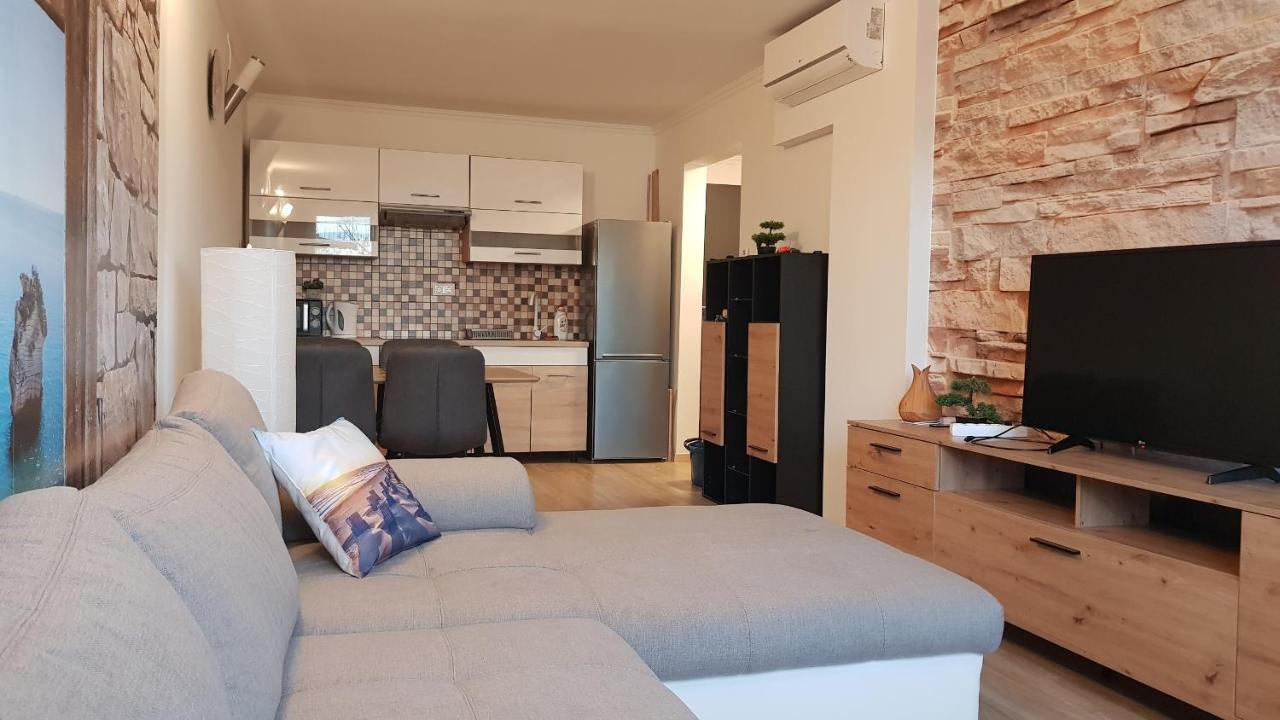 Cadet With View Apartment *